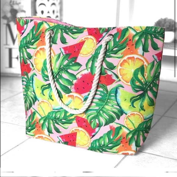 New! Cosmetic Tropical Fruits Travel Make up Essentials Bags - Picture 4 of 4
